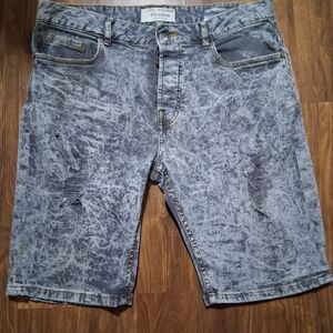 Pull&Bear Men's Distressed Gray Denim Shorts